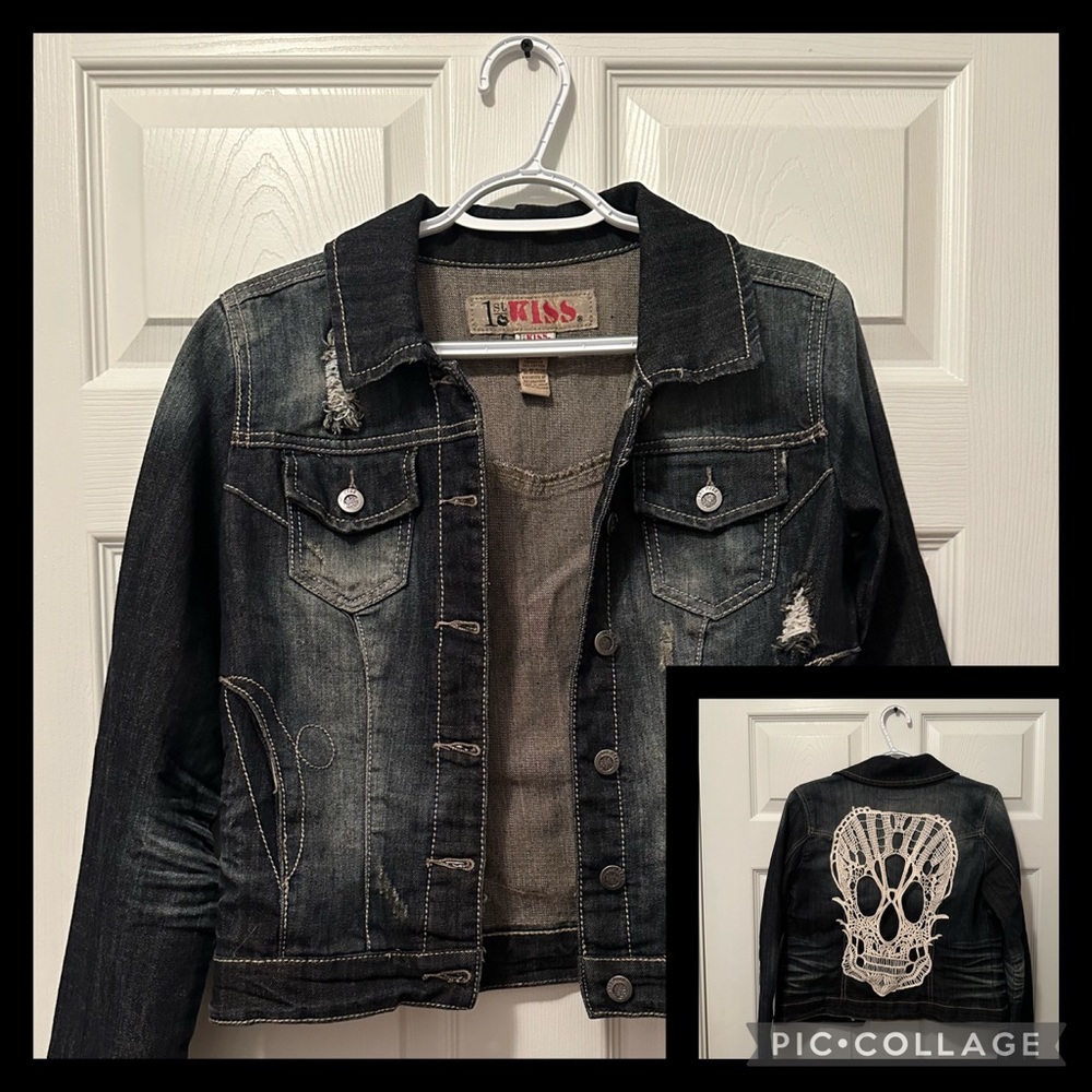 NWOT 1st Kiss Denim Jacket. Size M
